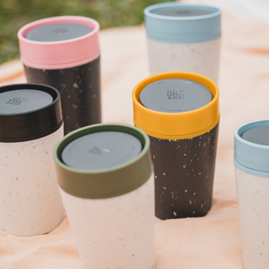Mug da viaggio 35cl Circular&Co nero-giallo