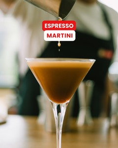 Espresso martini mood. Le remède idéal aux soirées d'automne 🍂🍸