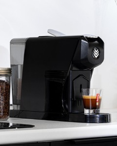 Dimanche cocooning avec notre machine EOH. ☕️ Et vous, l’avez‑vous déjà adopté chez vous ?