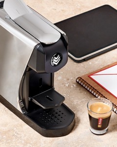 Café court, café long, thé ou infusion : notre machine EOH s’adapte à toutes vos envies. ☕🤎

✔️ Plus de 50 références de dosettes
✔️ Design fin et contemporain
✔️ Engagement durable et responsable
✔️ Fabriquée en France