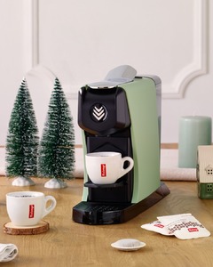 Encore un peu de magie de Noël avant la reprise ☕🎄 . Et vous, quelle est votre boisson réconfort du dimanche ?