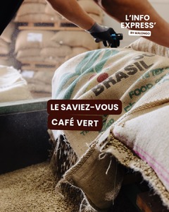 Le saviez‑vous ? 🌱
Après la récolte, les cerises de café sont traitées pour en extraire les grains. Ces grains ont naturellement une couleur verte, c’est ce qu’on appelle le café vert.

Il s’agit du café à l’état brut, avant d’être torréfié et de prendre la couleur brune que l’on connaît.