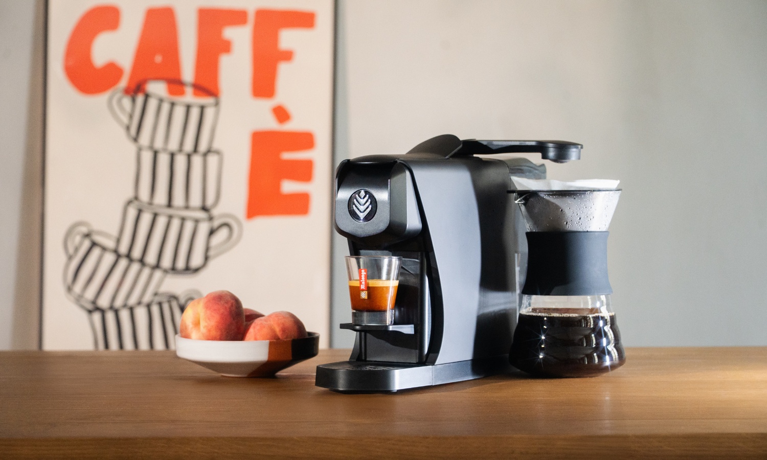 Une cafetière polyvalente et multiboissons