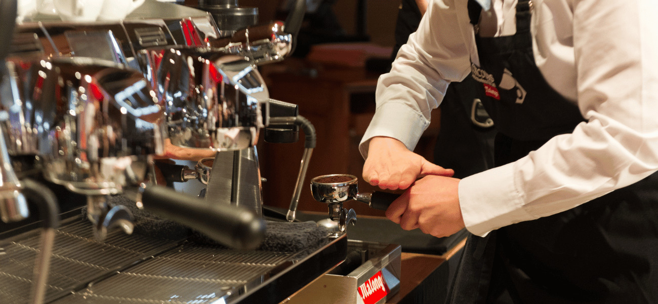 Photo ambiance préparation barista