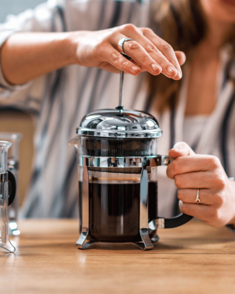 Étape, utilisation de la cafetière a piston