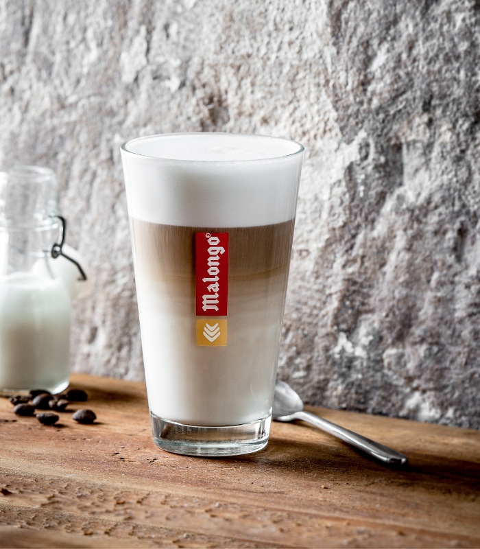 De la mousse, du lait et du café
