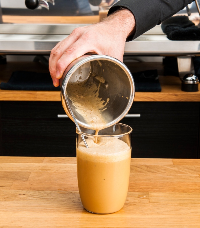 Préparation de café frappé par Malongo