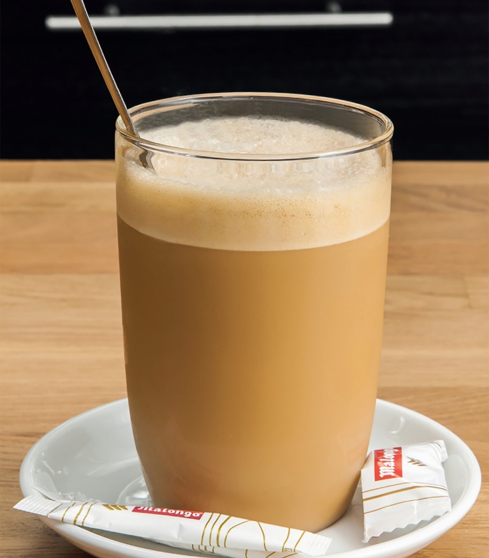 Le café frappé avec de la glace