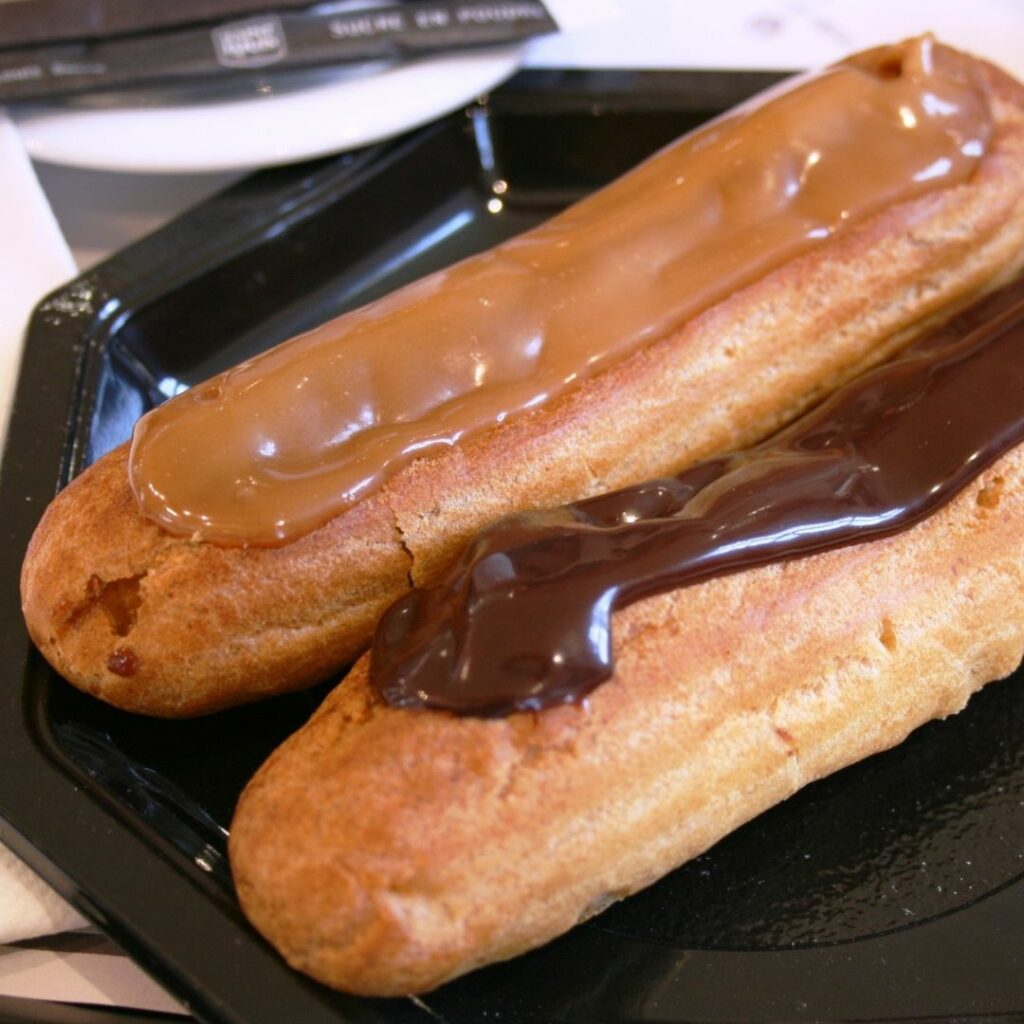 Dessert éclair au café